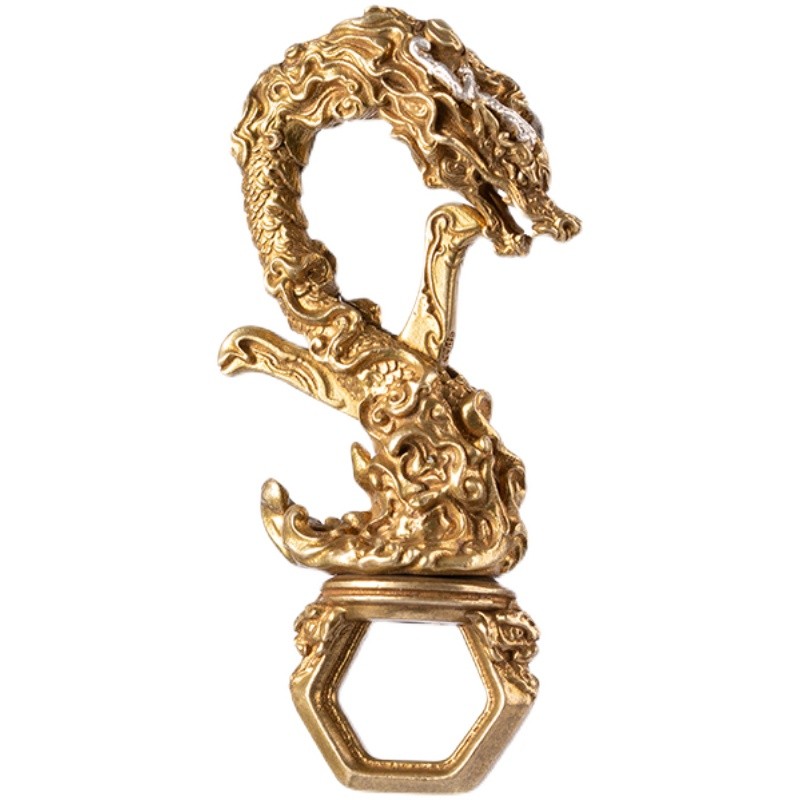 Rennto – drachenförmiger Schlüsselanhänger aus Brass