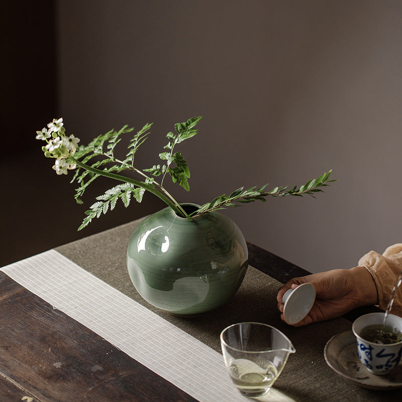 Atama – runde Vase mit Celadon Glasur
