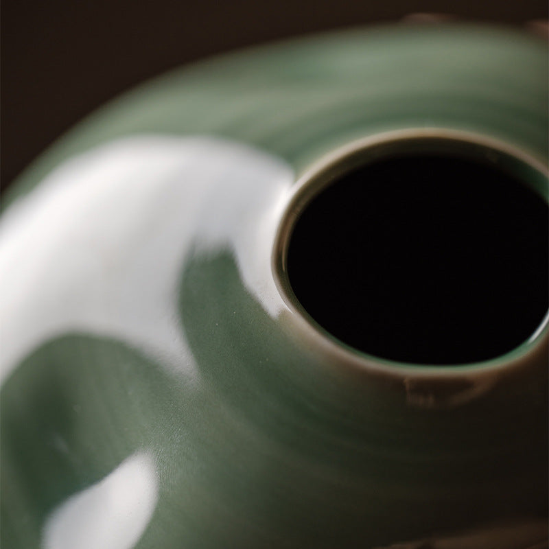Atama – runde Vase mit Celadon Glasur