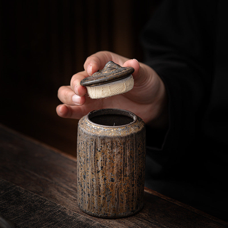 Pakku – japanisches Gefäss für Tee und getrocknete Kräuter